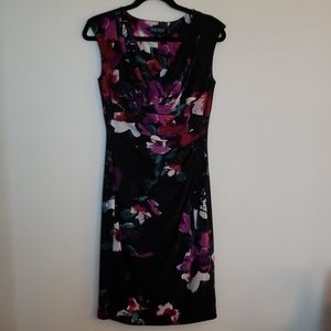 Sleeveless floral dress, size 6